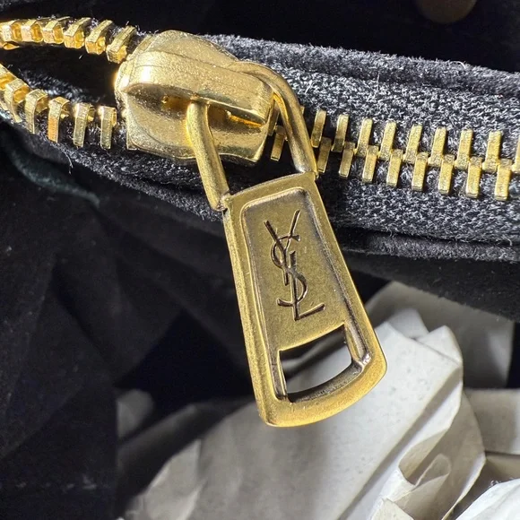 YVES SAINT LAURENT
Black Patent Leather/Suede Muse Two Bag - Picture 8 of 16